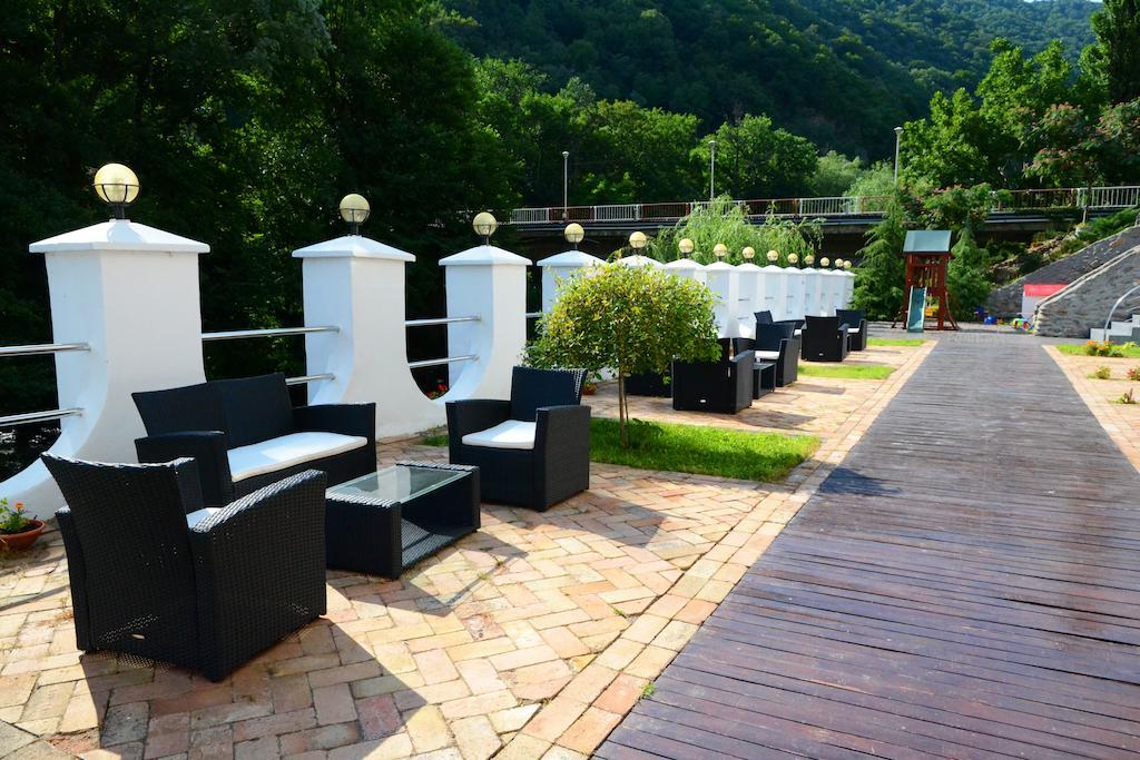 Hotel Golden Spirit Băile Herculane Eksteriør billede